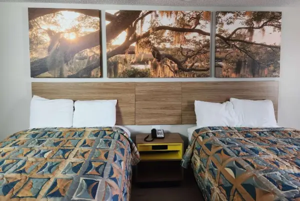Days Inn by Wyndham Lafayette Scott 4